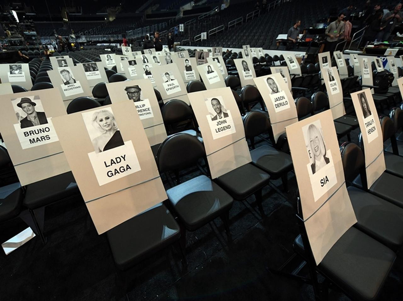 授賞式でセレブの隣に座れる「席埋め係」の仕事内容が贅沢すぎる