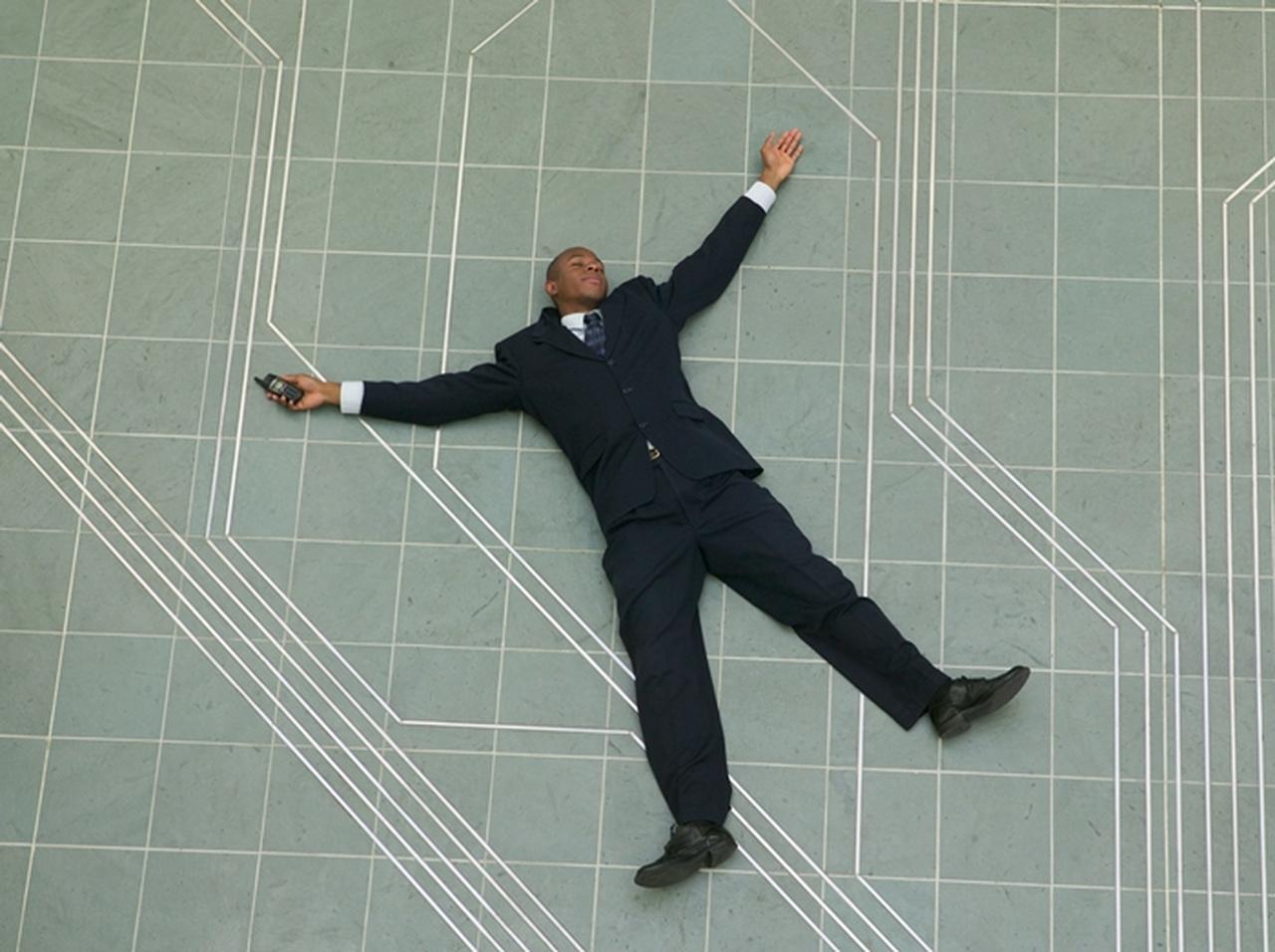 恋人から送られてきた「メール」を見た男性が気絶、その驚きの理由とは?