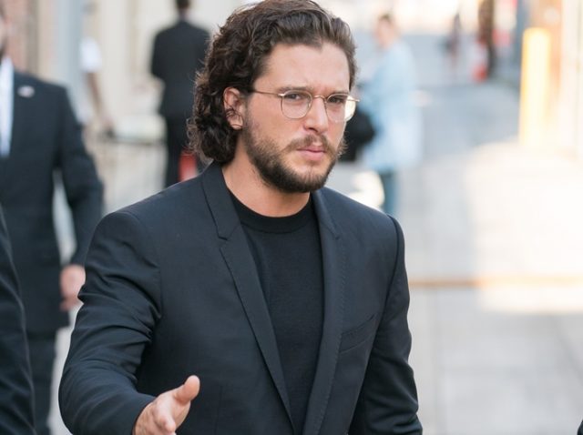 『ゲーム・オブ・スローンズ』キット・ハリントンが泥酔してバーから追い出される