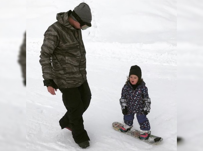 2歳で才能を開花!スゴ技キメた娘に大喜びする父親に癒される