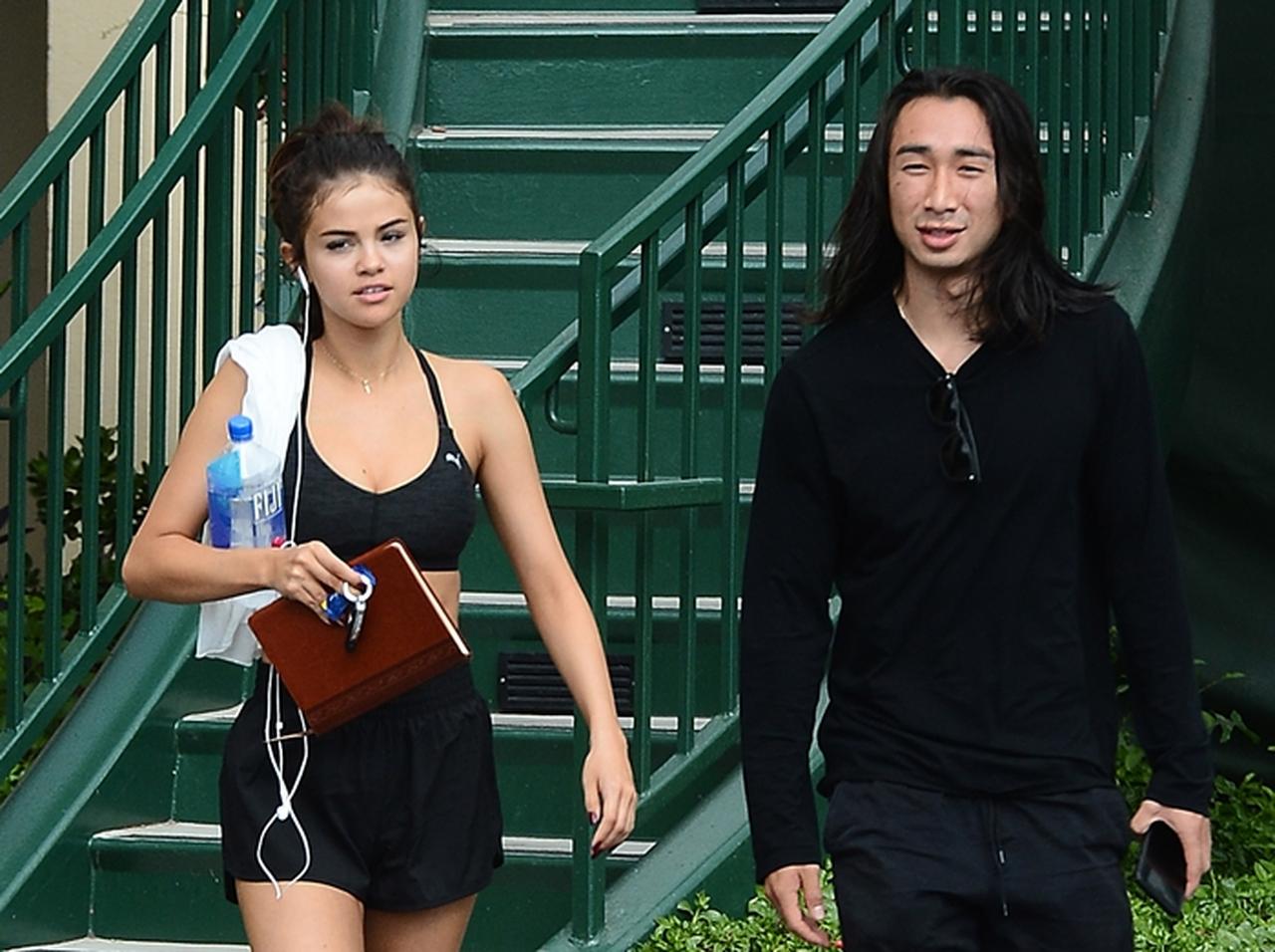 セレーナ・ゴメスが謎の男性と外出、と思ったらこの後まさかの展開に