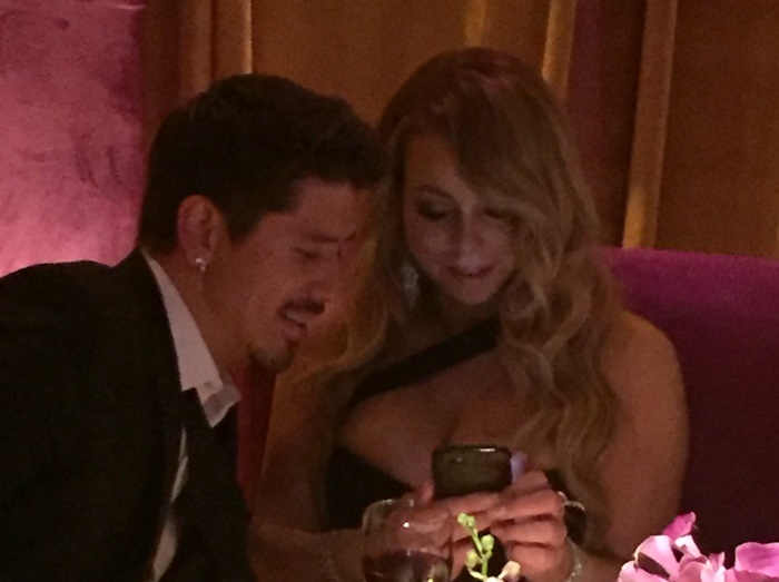 マライア・キャリーと恋人のタナカ、パーティー中にスマホ見て大爆笑【写真アリ】