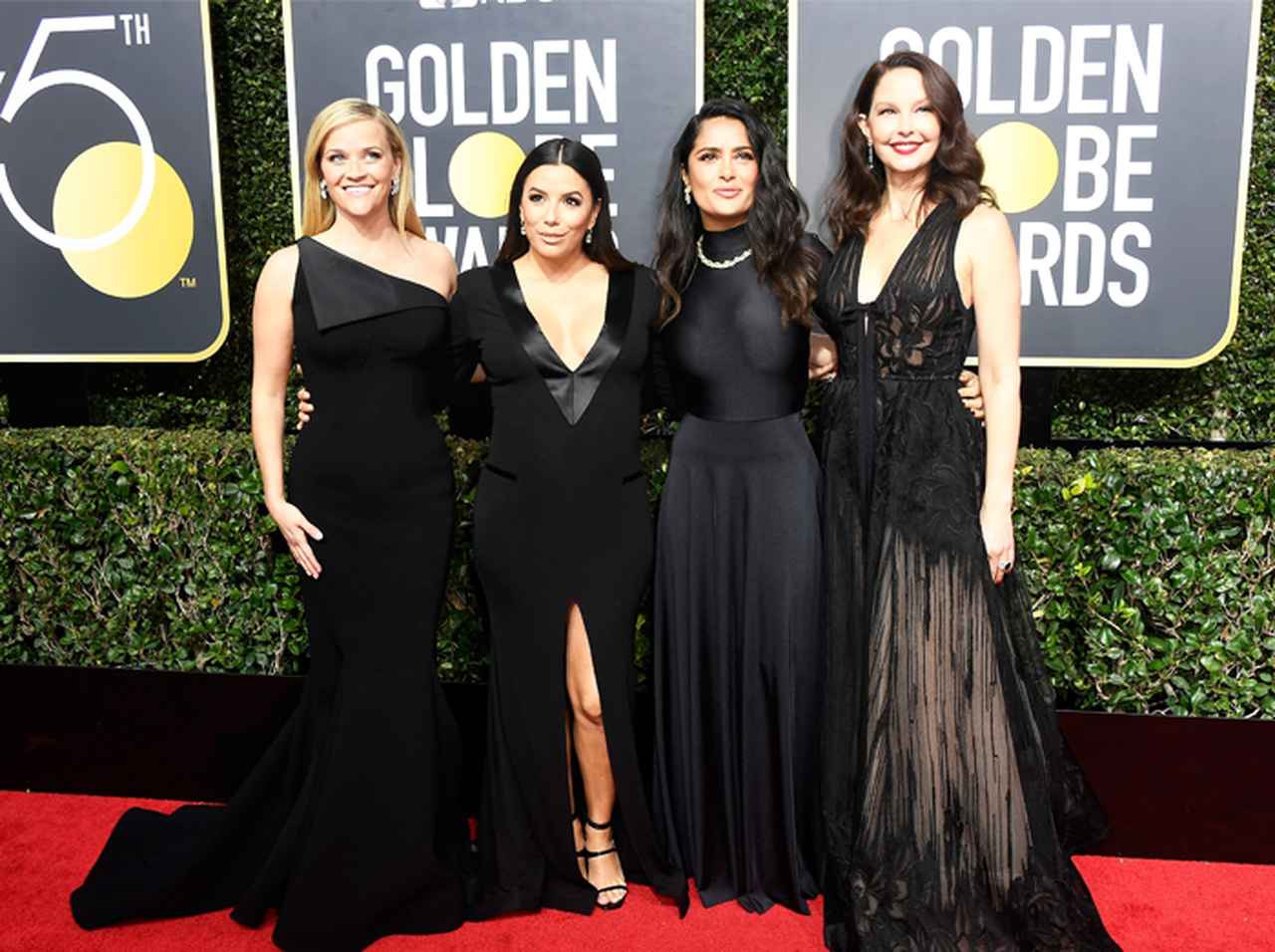 アワードで女優たちが着たセクハラ抗議の「黒ドレス」がオークション出品へ