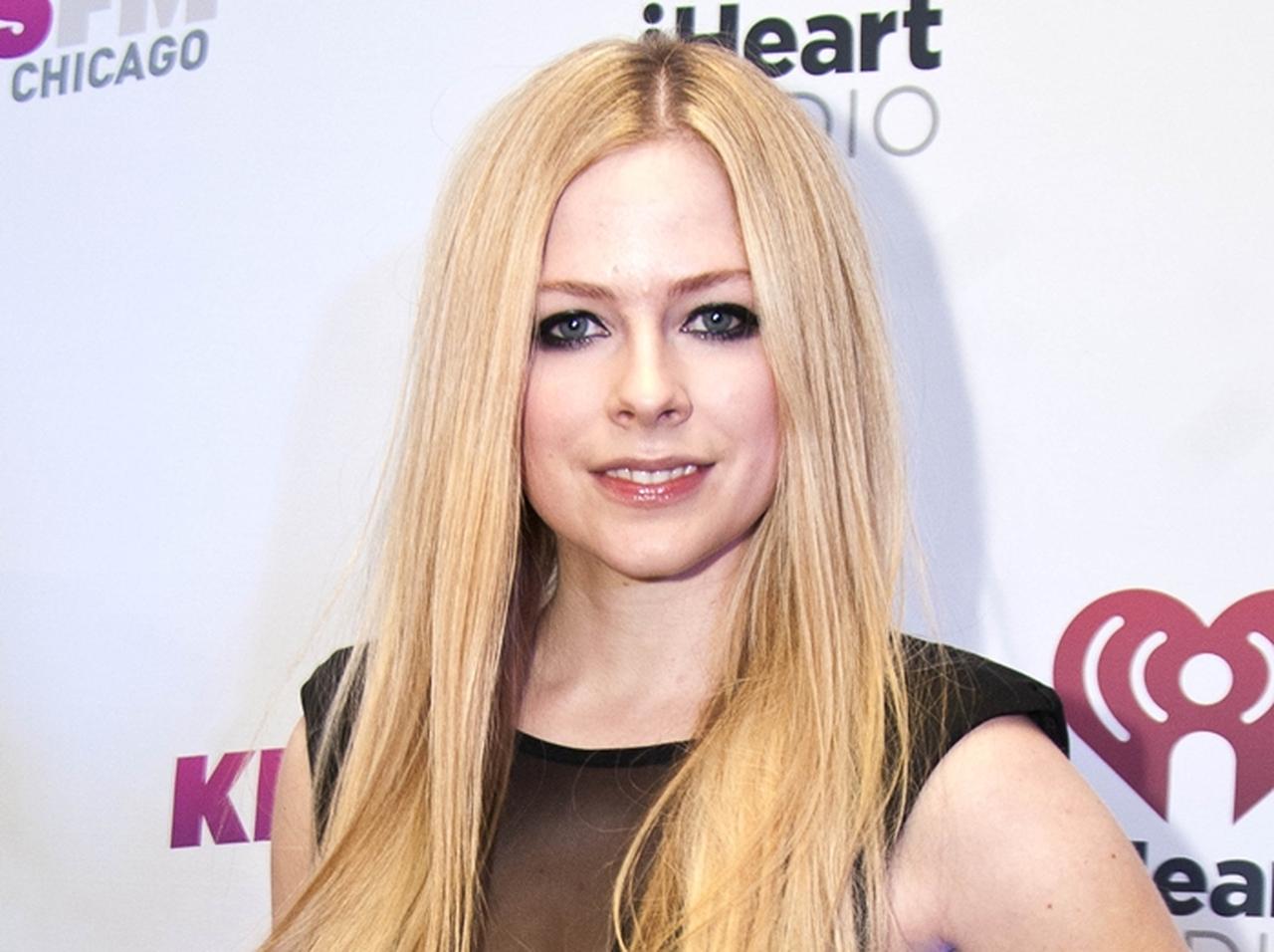 アヴリル・ラヴィーン、2月下旬に新作発表!?ファンに個人的メール送り発覚