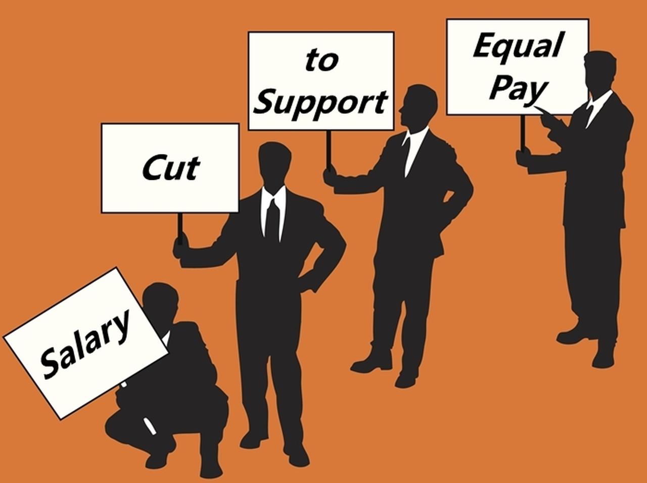 男性ジャーナリスト6人が「給料の減額」に同意した理由に称賛の声