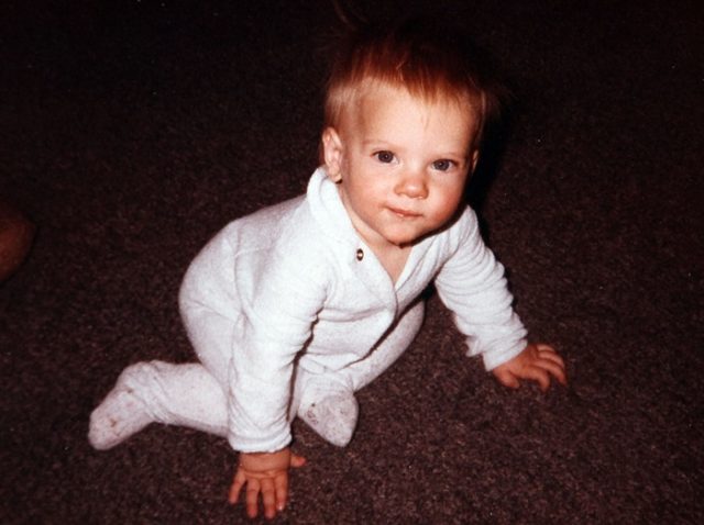 目元に面影！現在33歳、第一線で活躍するこのセレブは誰でしょう？【貴重写真】