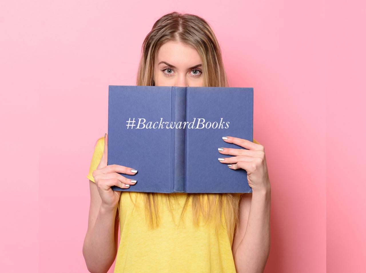 おしゃれに見えれば何でもアリ？本を使った新インテリア・トレンドにツッコミ殺到