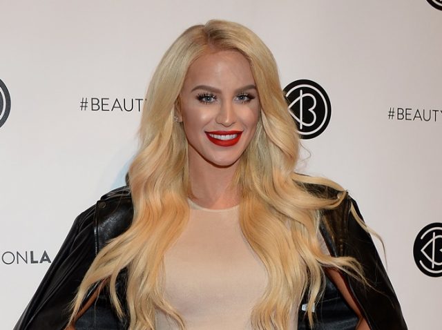 「男性から女性へ、そしてレズビアンを公言」性の壁を超えたLGBTセレブ