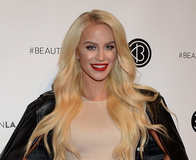 「男性から女性へ、そしてレズビアンを公言」性の壁を超えたLGBTセレブ