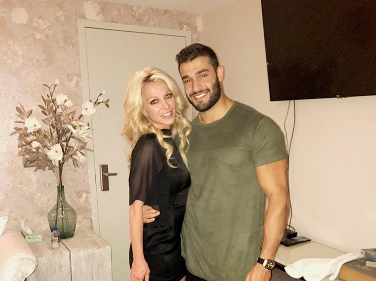 ブリトニー・スピアーズ、12歳年下彼氏と過ごした1年を振り返る【特集】