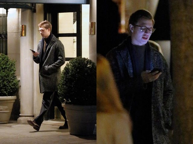 注目若手俳優アンセル・エルゴート、最新映画で「メガネ男子」に【写真アリ】