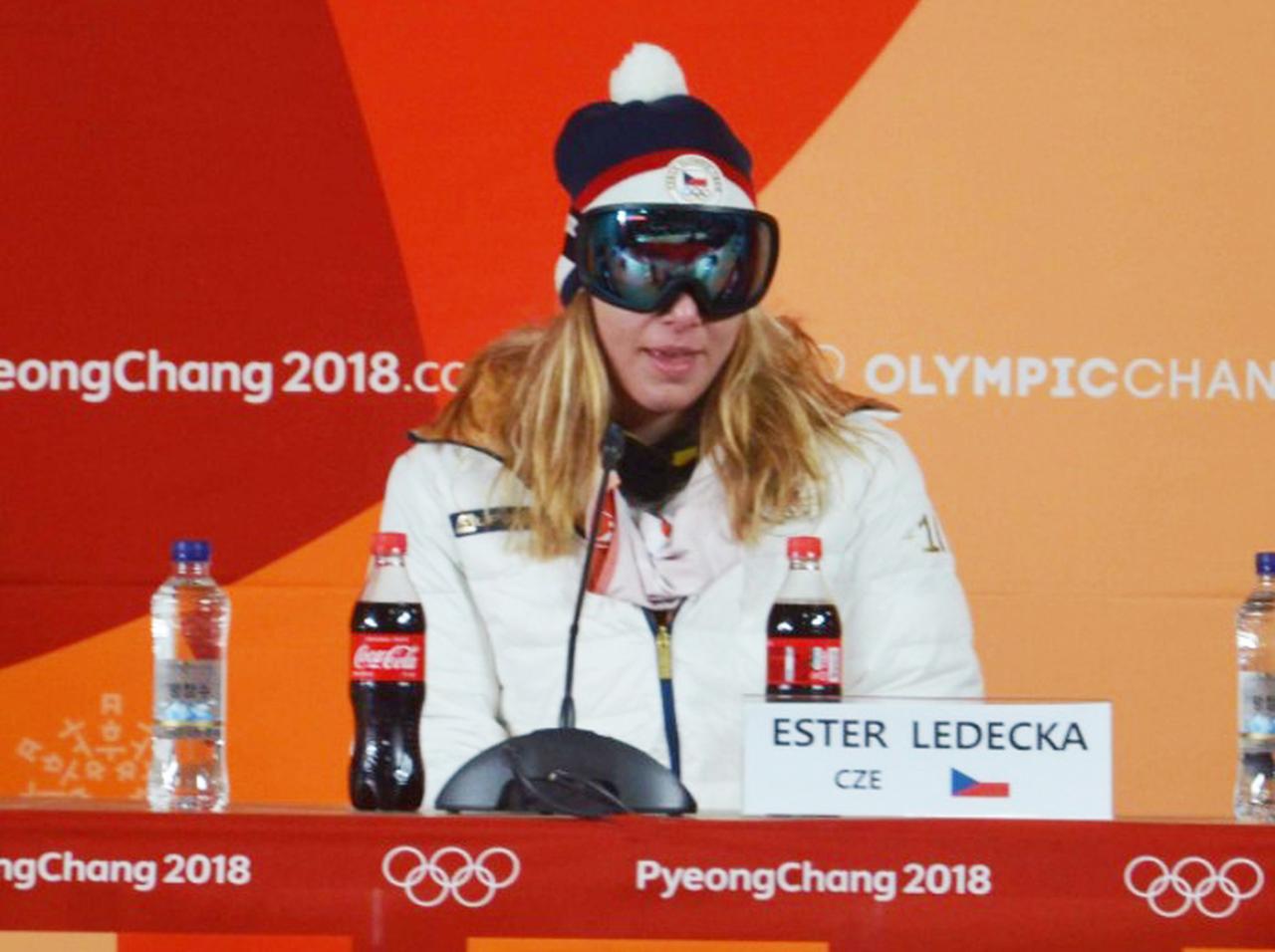 スノボ選手なのにスキーで金の五輪選手が会見中もゴーグル着用、一体なぜ?