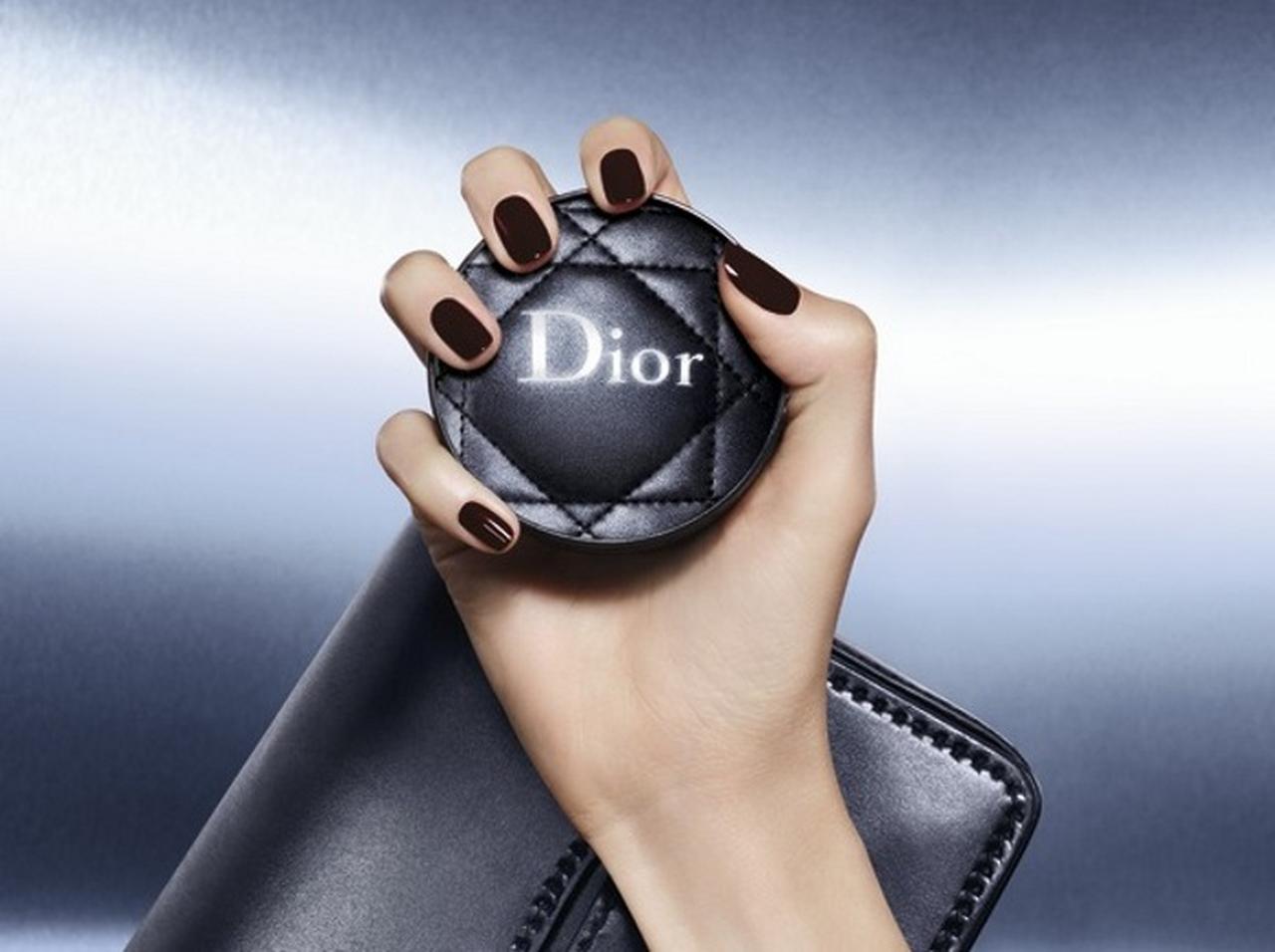 ディオールから、完売必至な限定レザーケースのファンデが登場