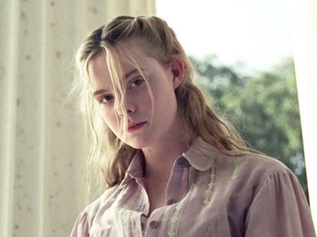 【本日公開】『ビガイルド』エル・ファニング、イケメン俳優とのキスに照れる姿が可愛すぎる