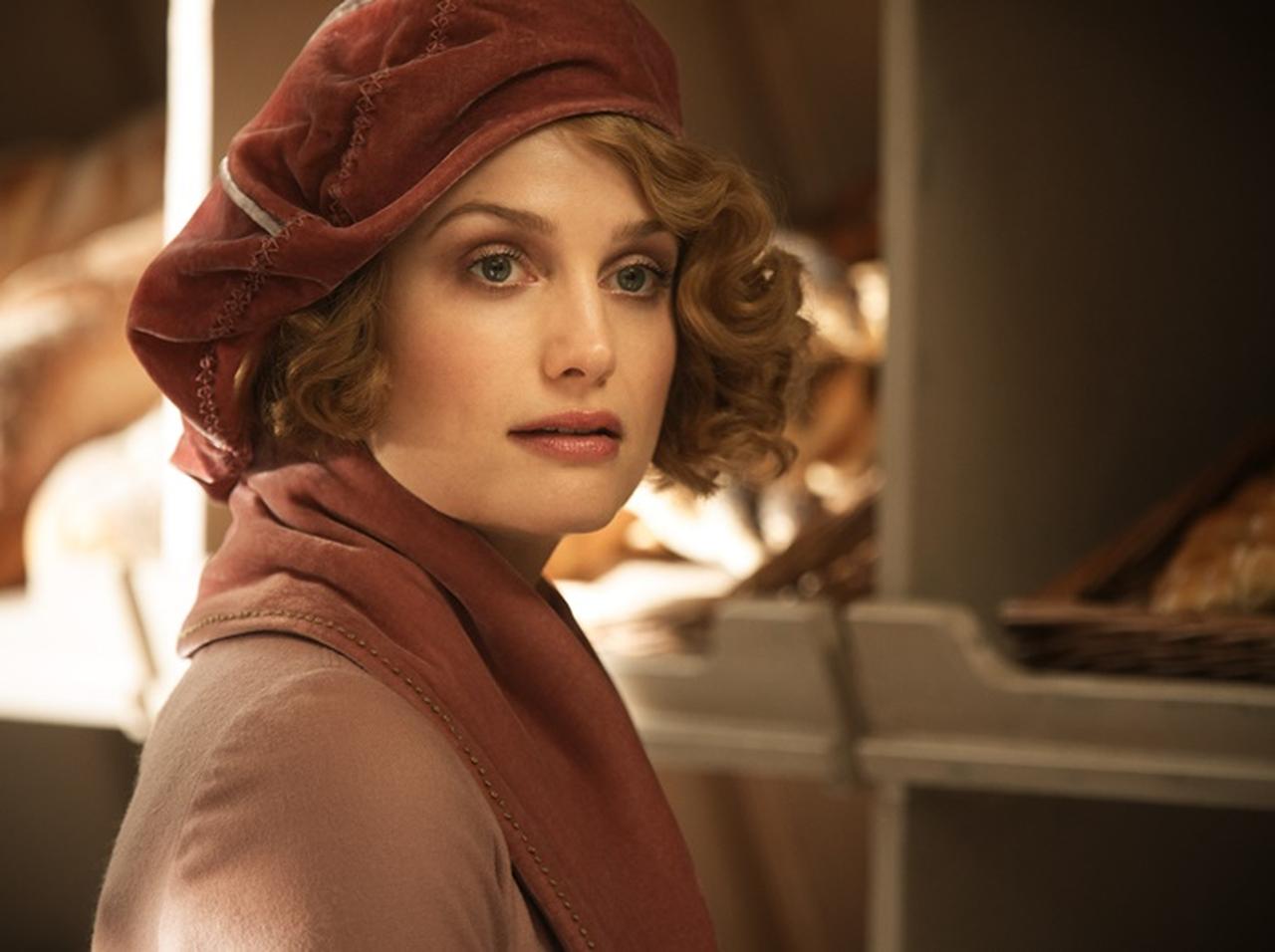 『ファンタビ』アリソン・スドル、42歳人気俳優とイチャイチャが止まらない