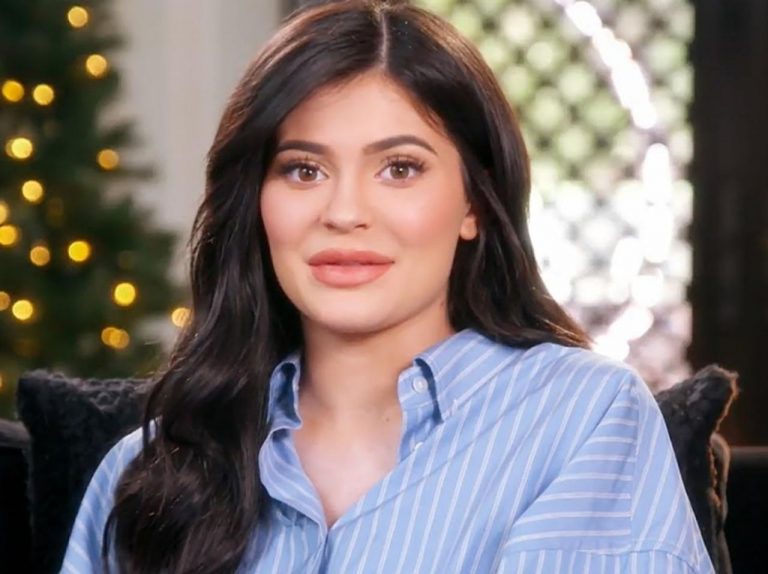 カイリー・ジェンナーが女児出産！妊娠期間追った動画が公開