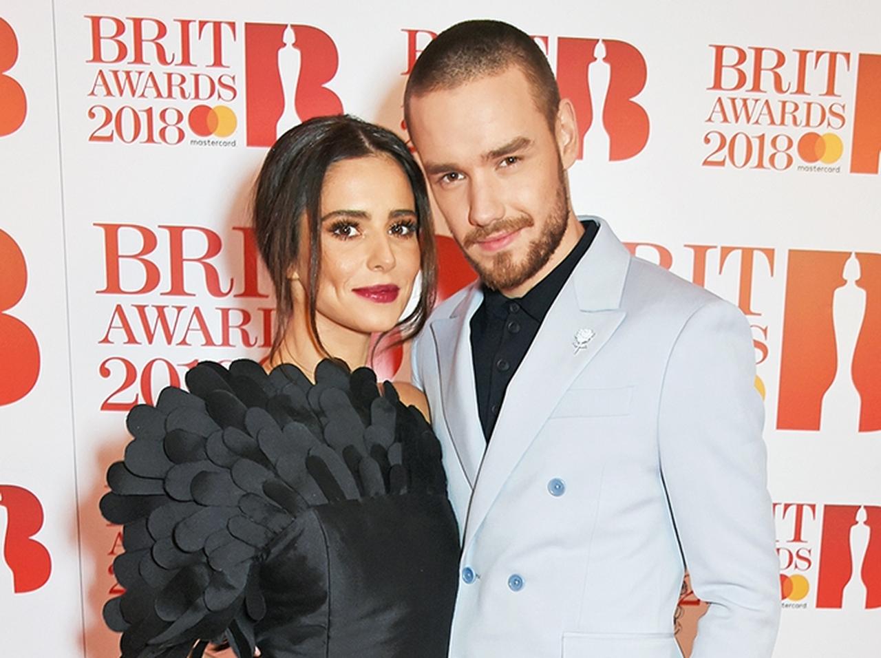 英人気シンガー、10歳年下パートナーとの変わった「性生活のルール」明かす