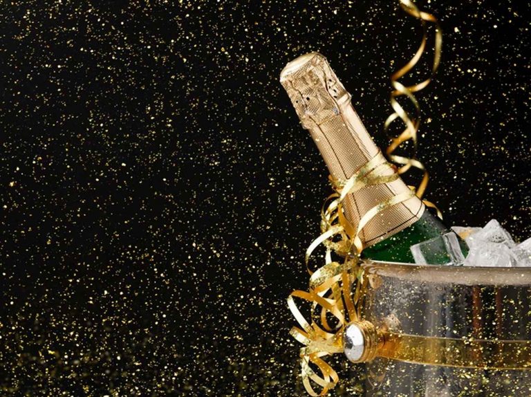 イビサのクラブで悲劇！450万円相当の巨大シャンパンが…