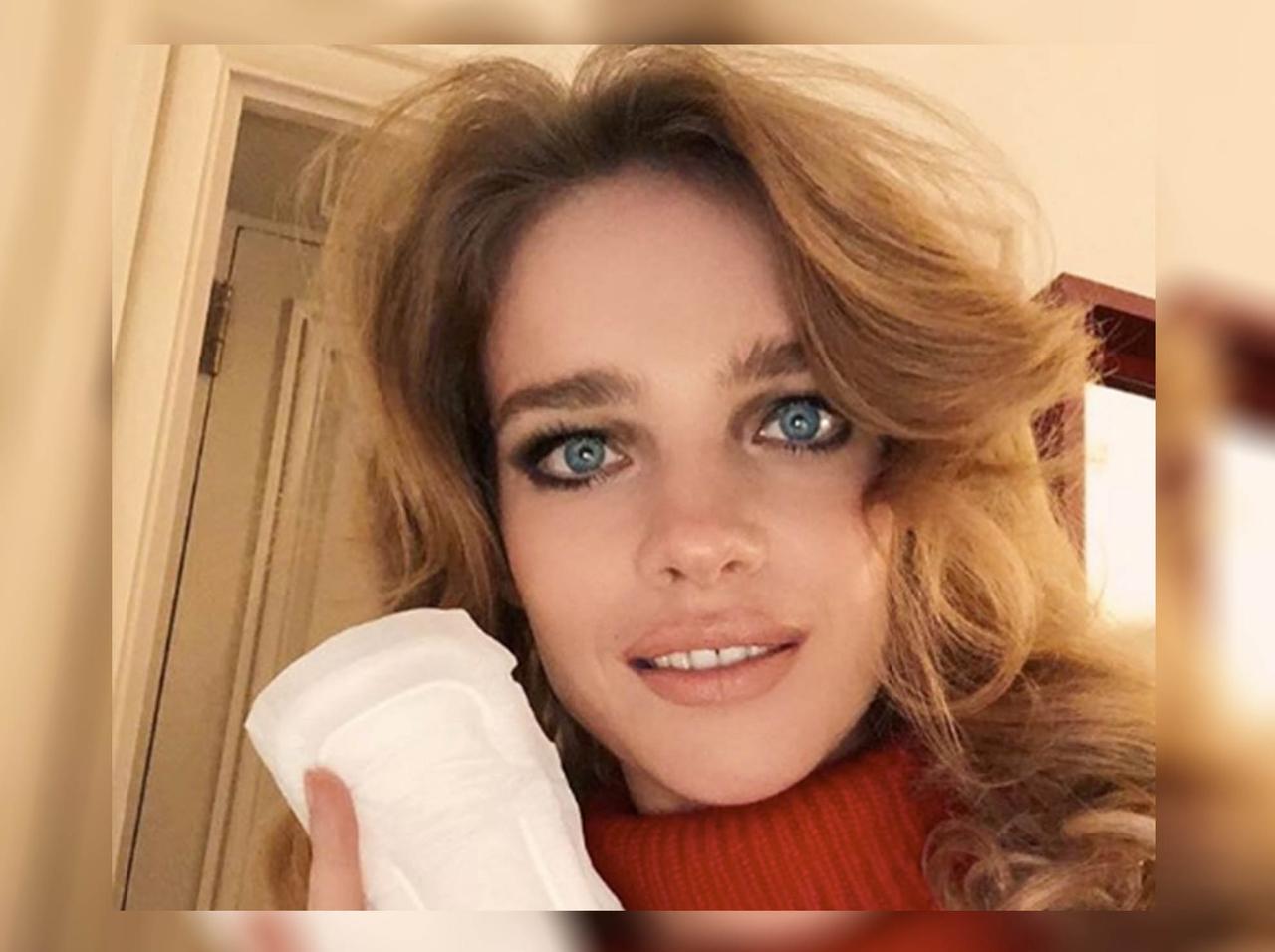 人気モデルが「生理用品」を片手に微笑む写真を公開、絶賛されてるワケとは？