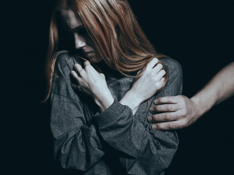 14歳未満の少女を「性奴隷」として1年以上軟禁した夫婦が捕まる