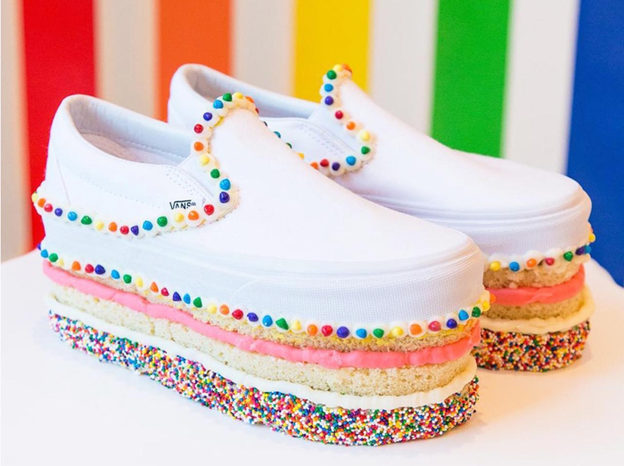 VANSの定番白スニーカーが「ケーキ」に変身!一体何のため?