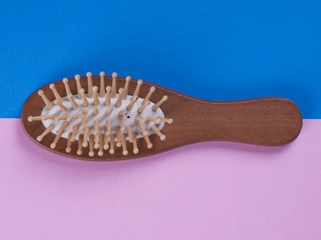 髪を朝とかすのはダメ!?セレブ御用達ヘアスタイリストが語る、そのワケ