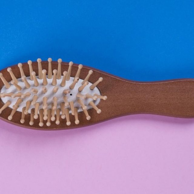 髪を朝とかすのはダメ!?セレブ御用達ヘアスタイリストが語る、そのワケ