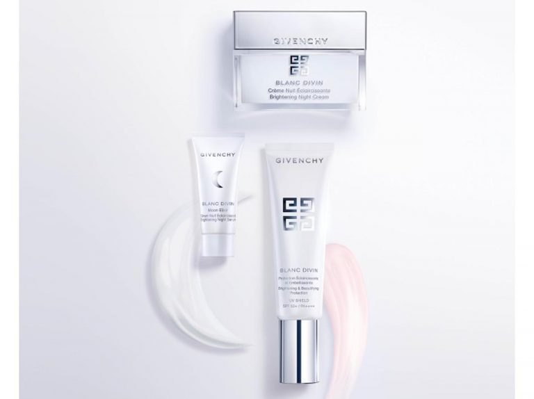 ジバンシイから新美白アイテム誕生!ポーチやバッグがセットのキットも