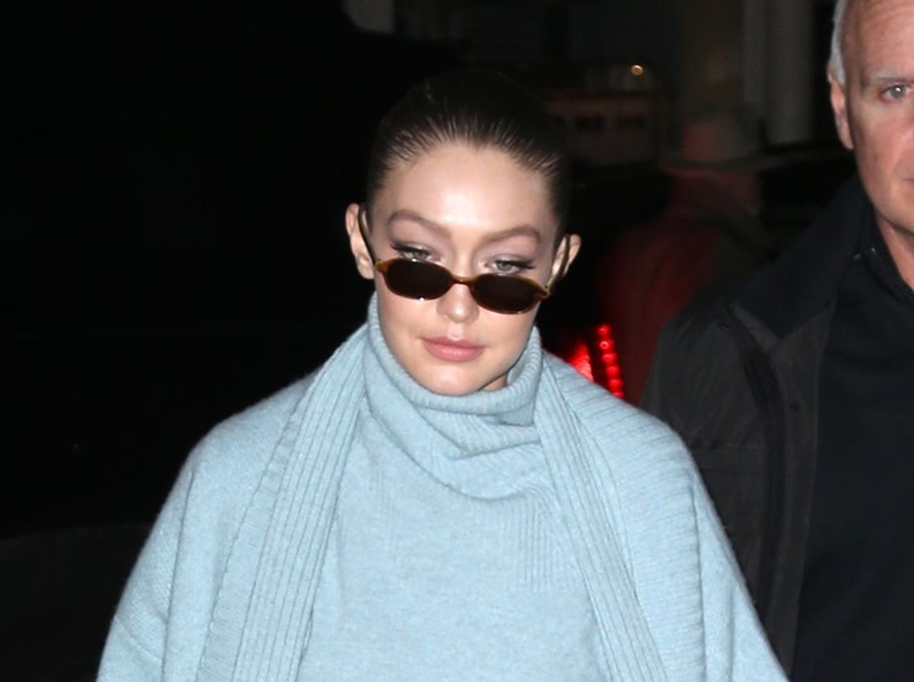 ジジ・ハディッド、「スウェットパンツ」をスタイリッシュに着こなす方法