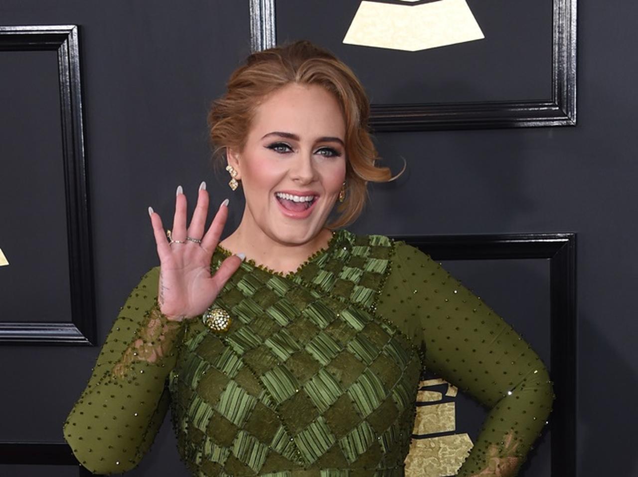 歌姫アデルの曲をスローにすると…人気男性シンガーの声に!証明する動画が話題