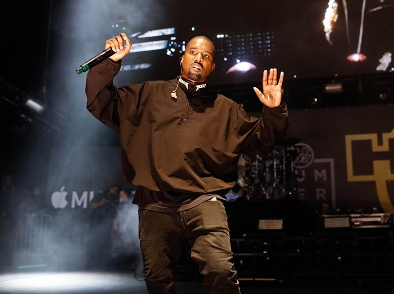 カニエ・ウェスト、3ヵ月ぶりにステージに登場しパフォーマンス【動画あり】