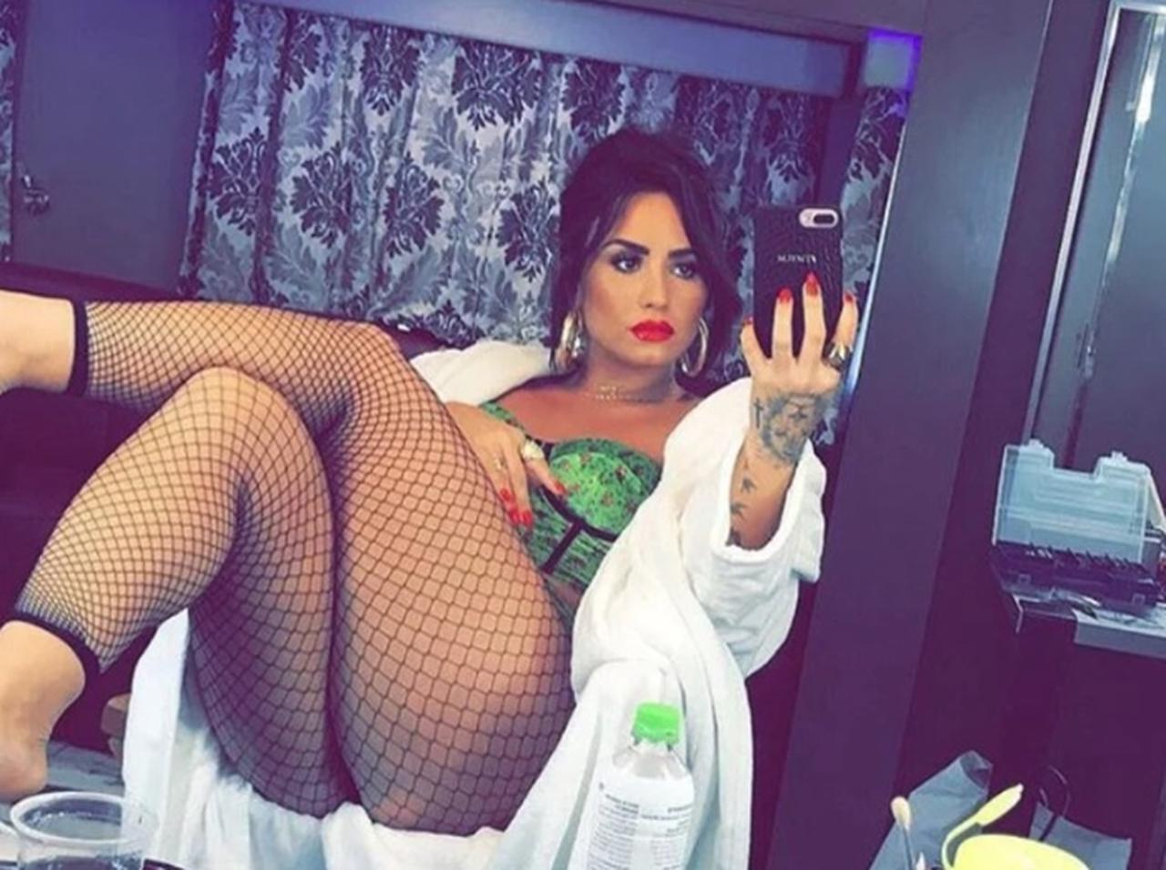 「太い脚に誇り」25歳デミ・ロヴァートの『もう脚ヤセ頑張りません』宣言に称賛の声