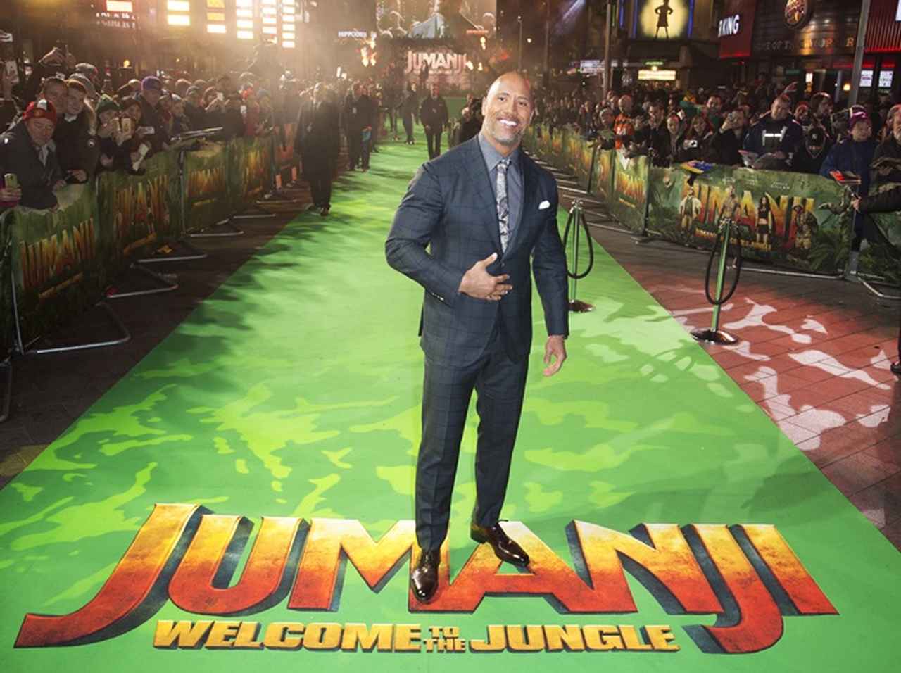 ロック様「13歳で180cmの100㎏越え」ニキビ面に悩む少年時代を赤裸々に告白