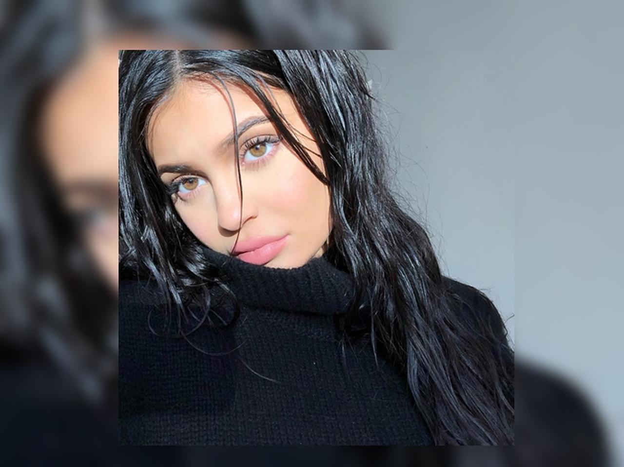 カイリー・ジェンナー、娘のストーミちゃんと初のセルフィーを公開