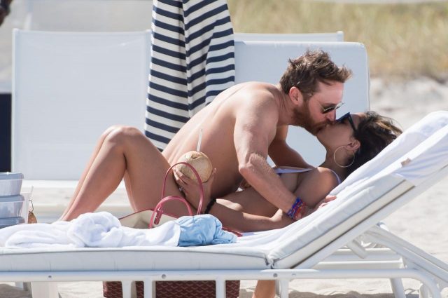 デヴィッド・ゲッタ、ウルトラ出演後に24歳年下モデルと濃厚キス