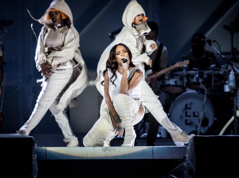 リアーナ、女性アーティスト「史上初めて」の記録を達成