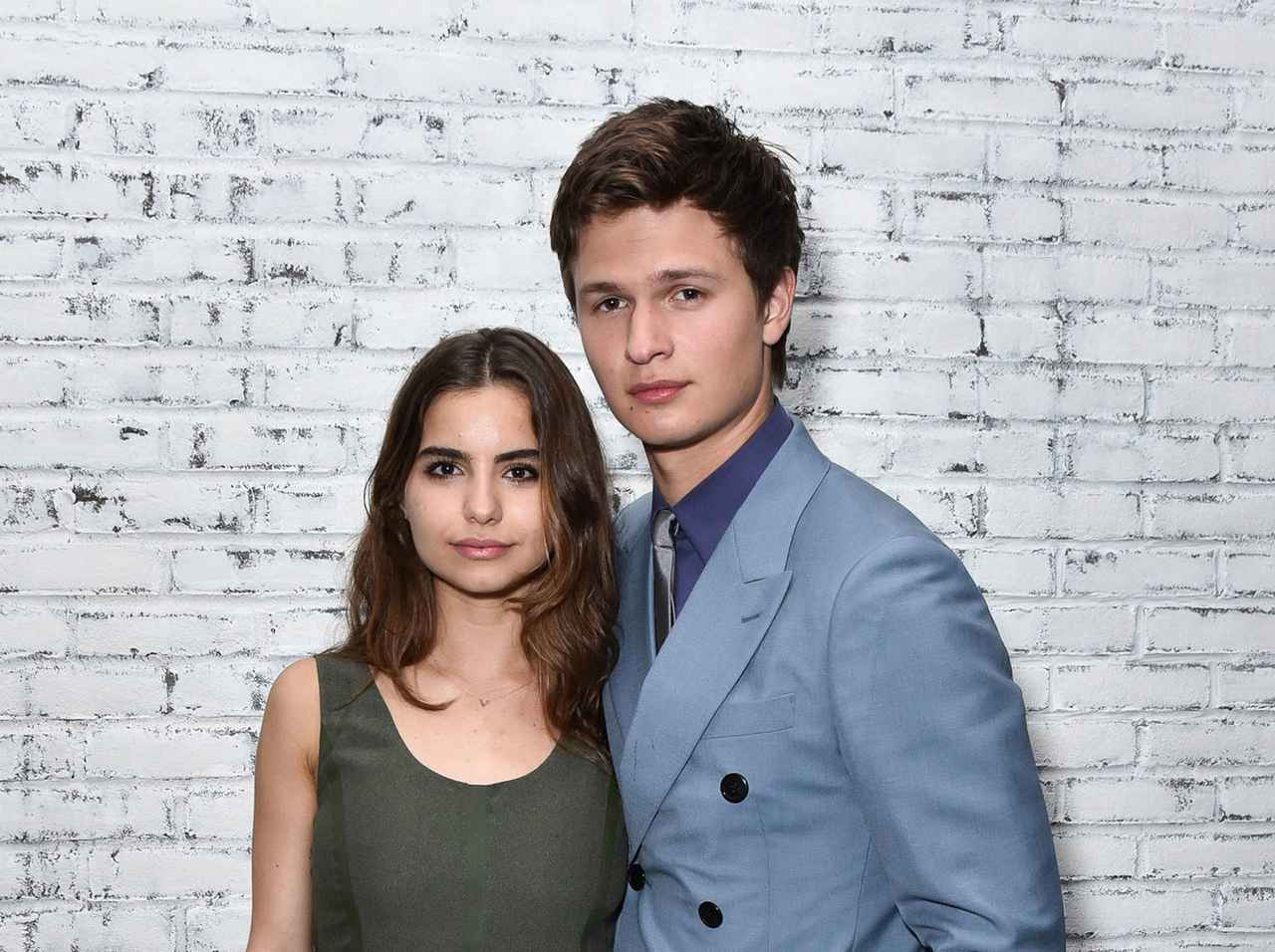 若手イケメン俳優アンセル・エルゴートが明かす「初体験」の唯一の後悔とは?