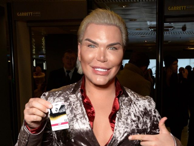 「リアルケン」になりたい男性、ロシアに現る