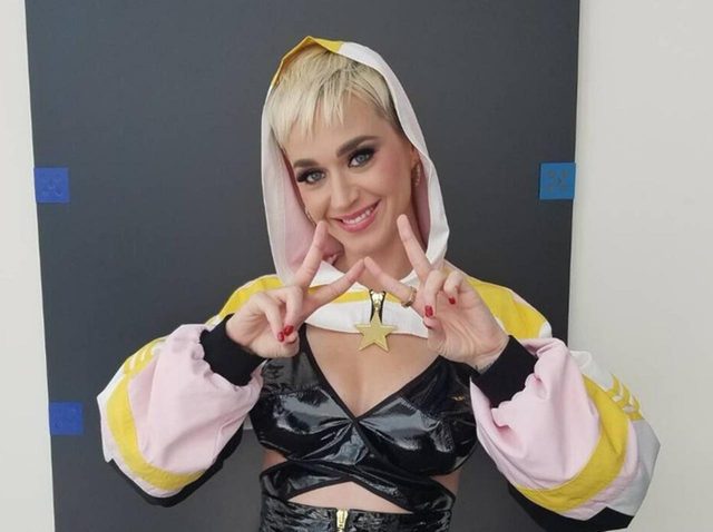 ケイティ・ペリー、日本公演で復縁噂のオーランド・ブルームについて胸キュン発言