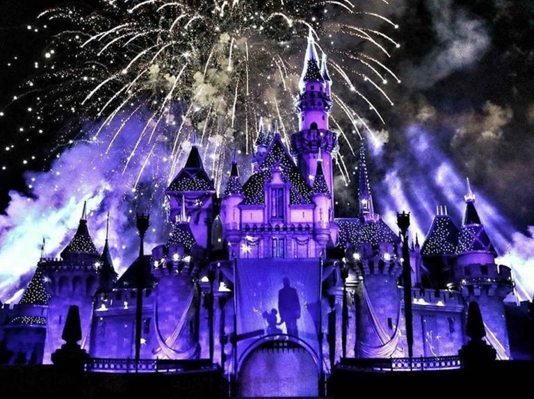 ディズニーランドを娘の寝室で再現する父親、その出来栄えに脱帽