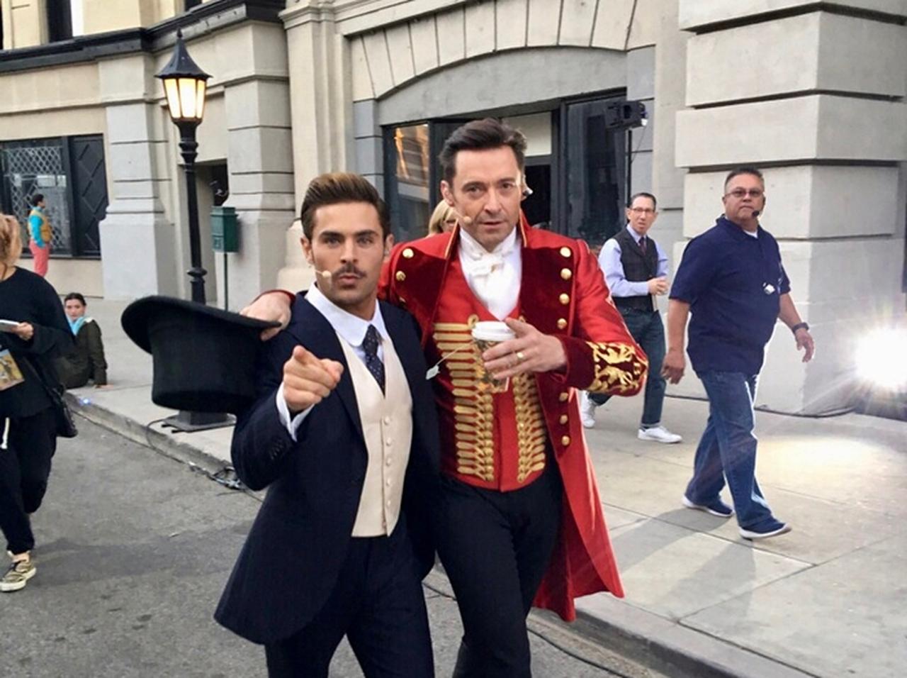 ザック・エフロン、『グレイテスト・ショーマン』の曲を聞いた時の反応は？