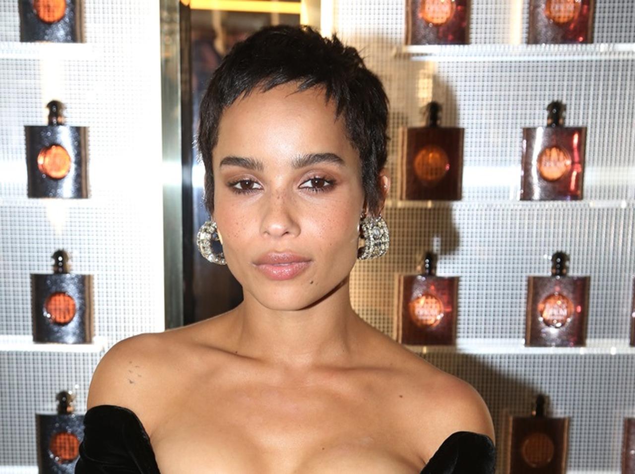 ゾーイ・クラヴィッツのハンバーガーを食べる姿がセクシーすぎる