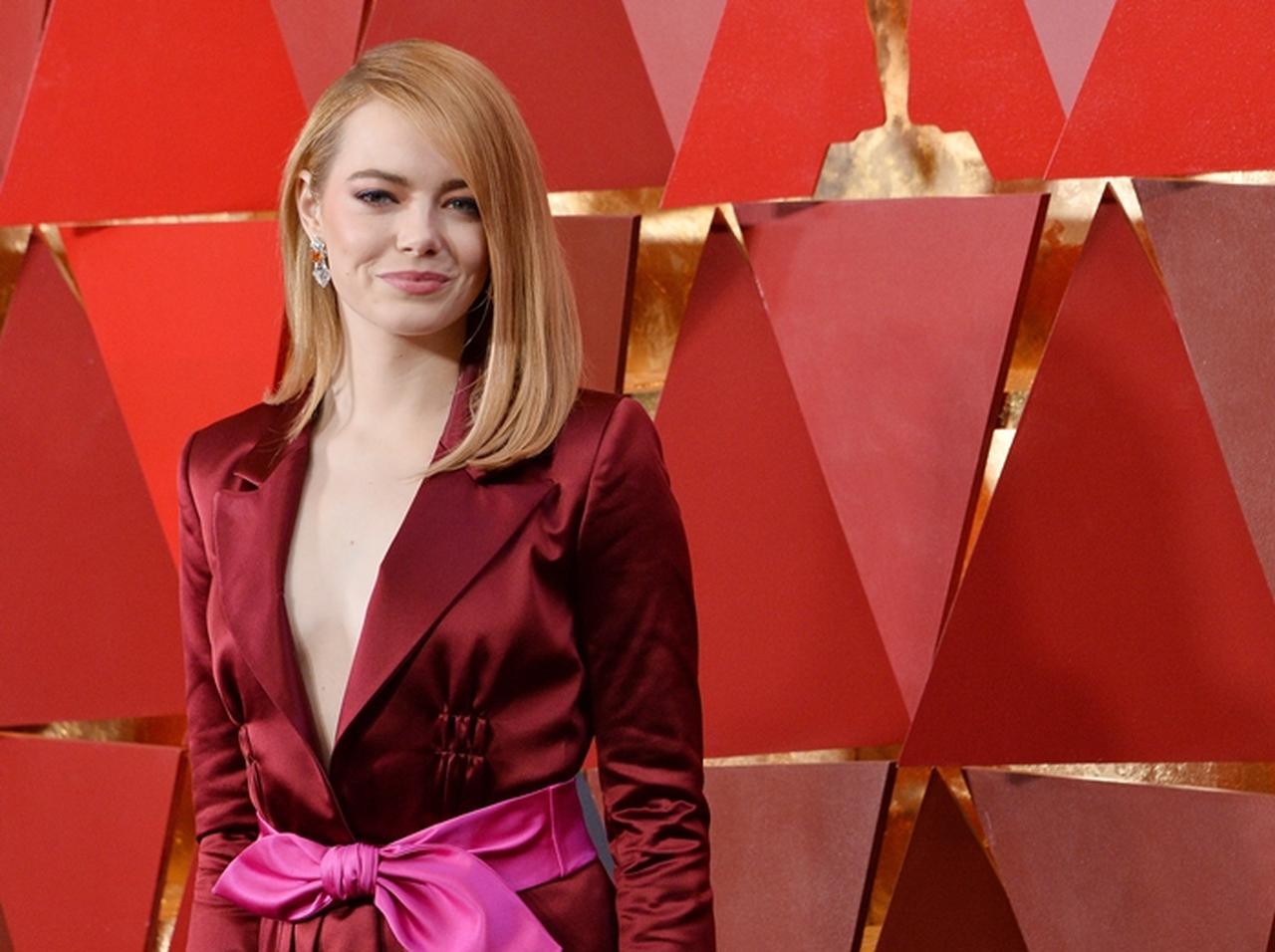 エマ・ストーンが2年連続でアカデミー賞授賞式に同伴したイケメンの正体