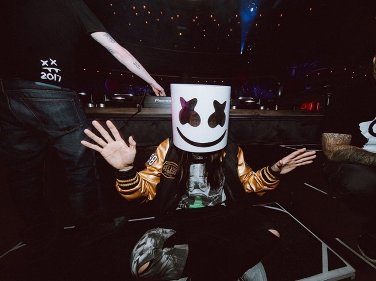 あの人気覆面DJの中身、実はスティーヴ・アオキだった!?