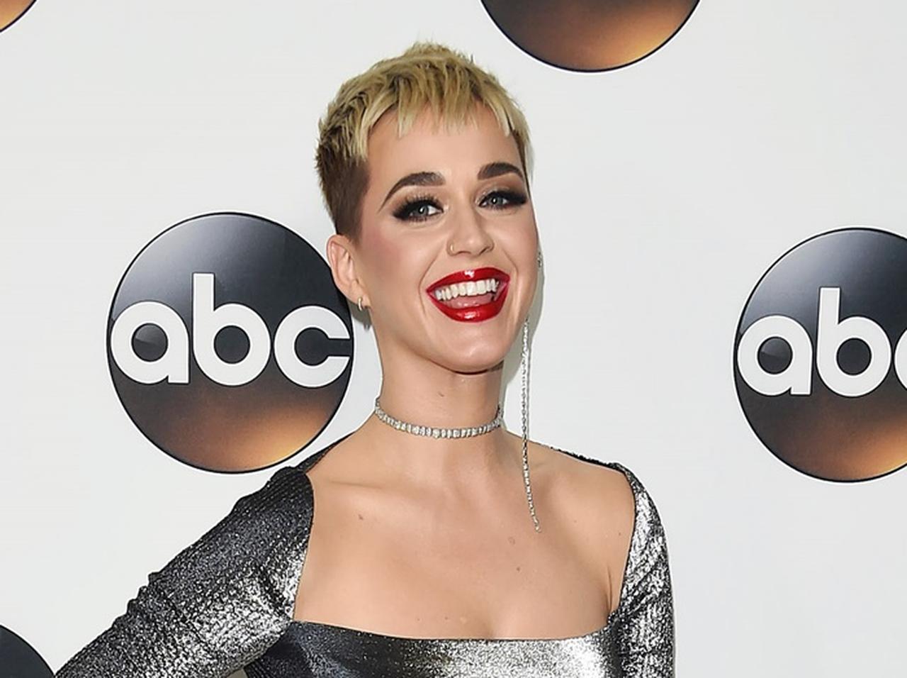 ケイティ・ペリー、日本で復縁噂のオーランド・ブルームを人気シンガーに紹介する