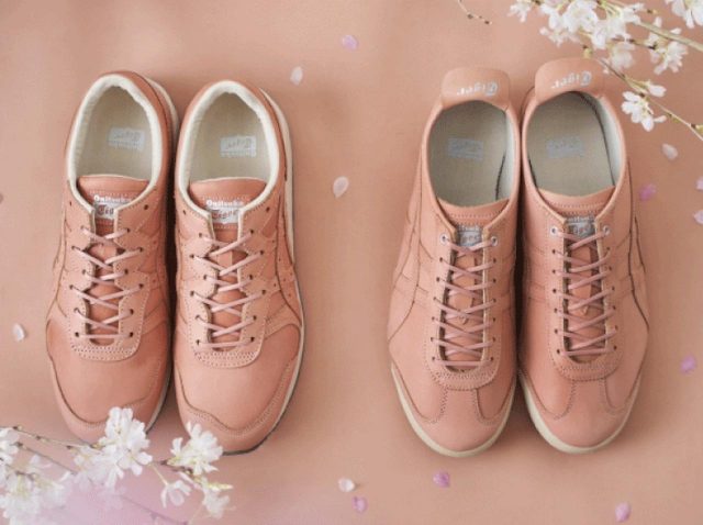 オニツカタイガー、天然の桜を使った草木染めのシューズを発売