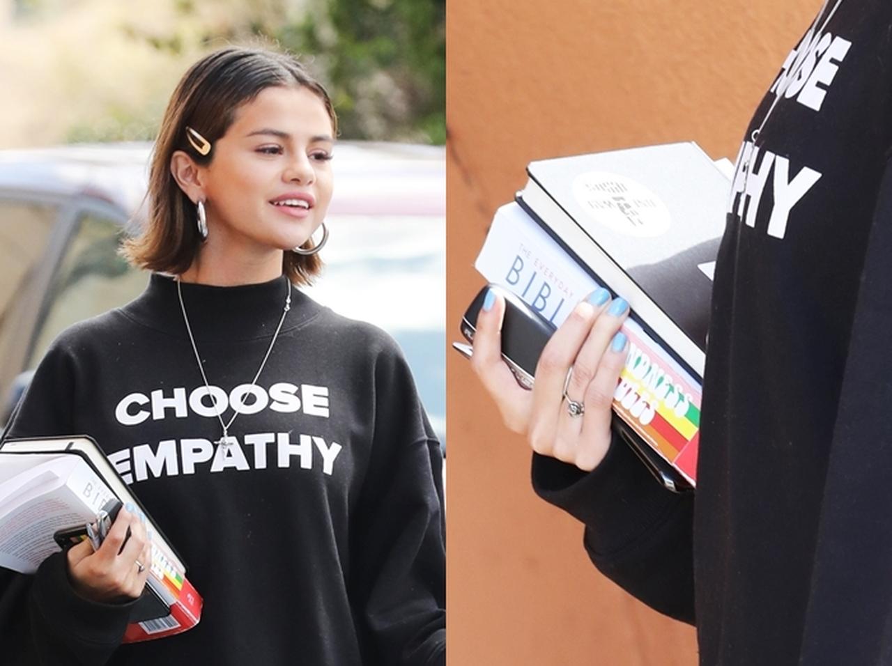 セレーナ・ゴメスの「最新ネイルカラー」にファンざわつく その理由とは？