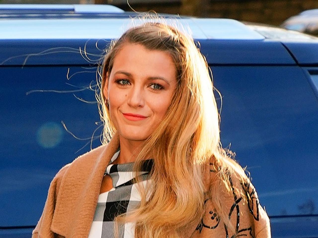 ブレイク・ライヴリー、夫ライアンとのデートに選んだ勝負ドレスとは?