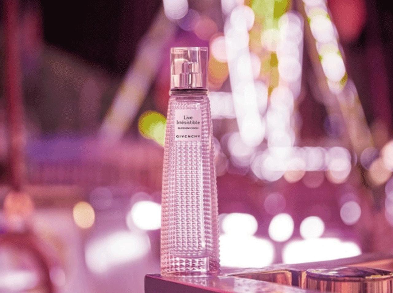 ジバンシイより“一瞬で恋に落ちる”新香水「リヴ イレジスティブル ブロッサム クラッシュ オーデトワレ」