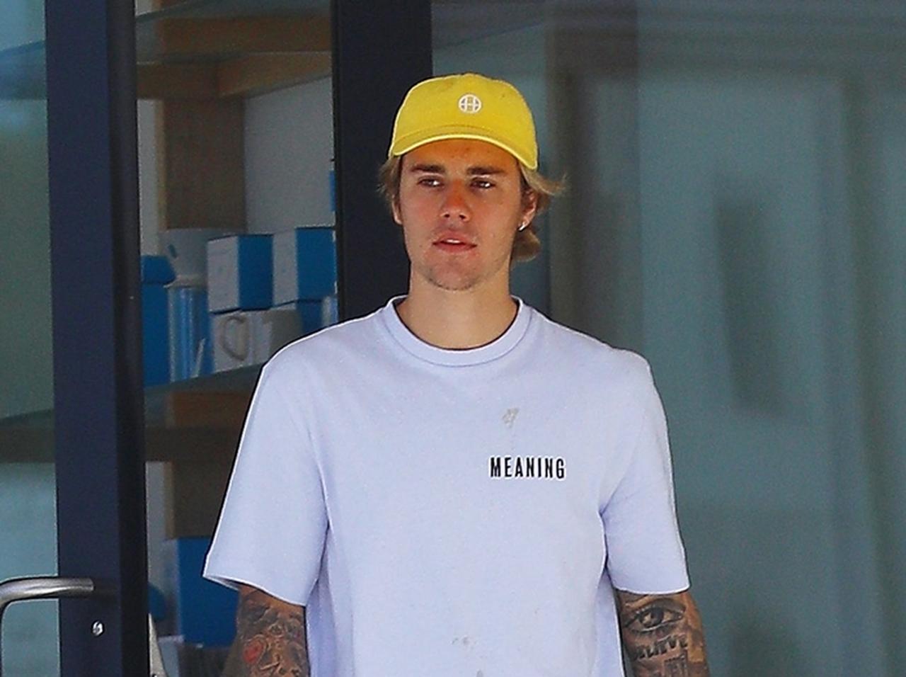 ジャスティン・ビーバー、ズボンのはき方が斬新すぎて下半身に視線集中